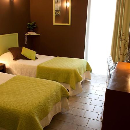 Logis Hotel Le Nuage La Bussière Kamer foto