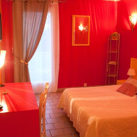 Logis Hotel Le Nuage La Bussière Kamer foto
